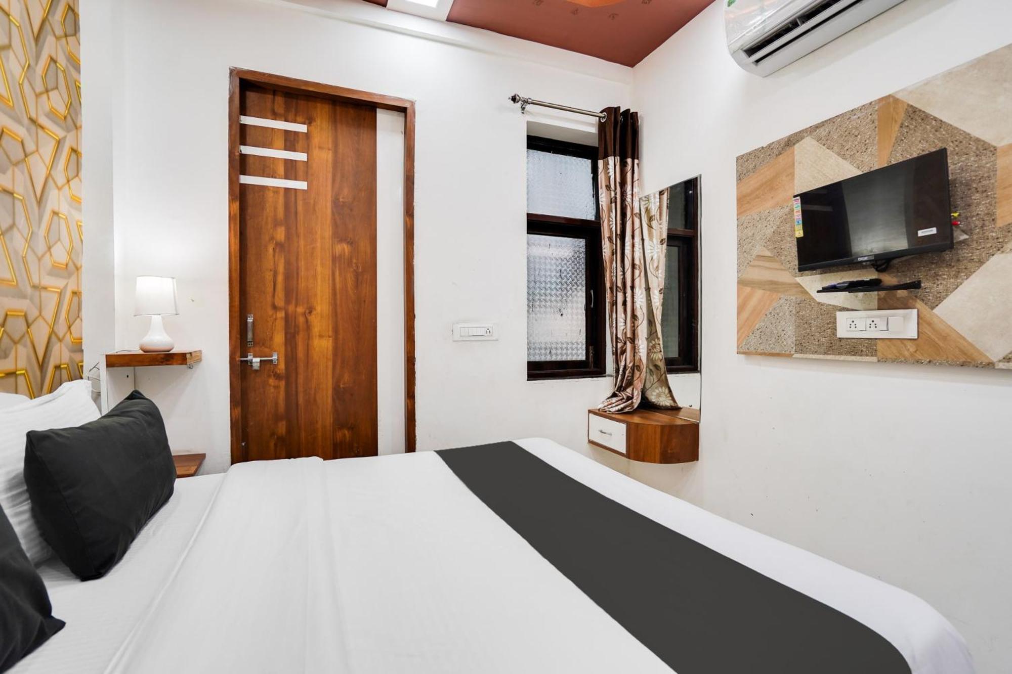 Super Oyo Hotel O Sky Wings Adžmér Exteriér fotografie
