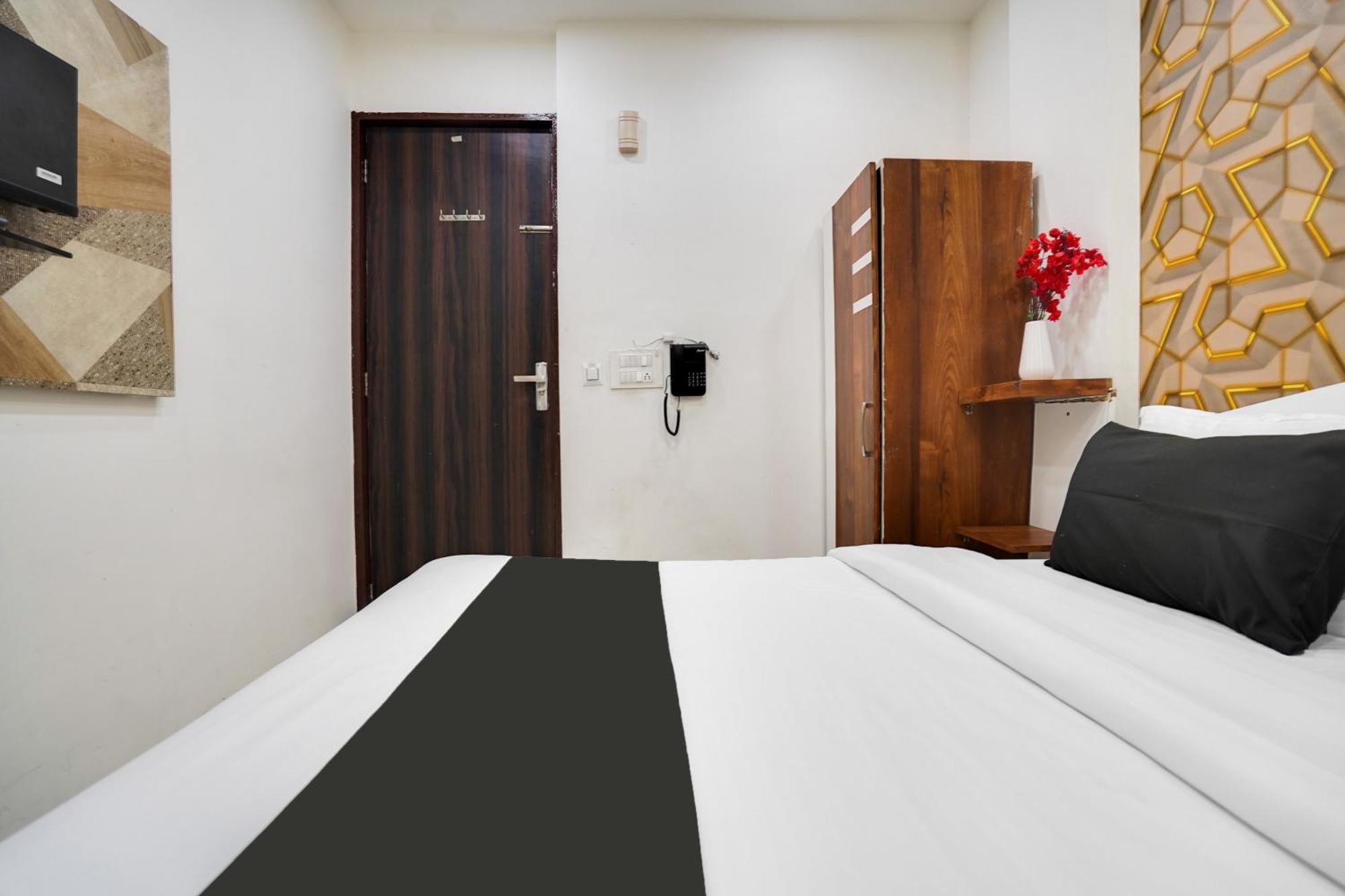 Super Oyo Hotel O Sky Wings Adžmér Exteriér fotografie